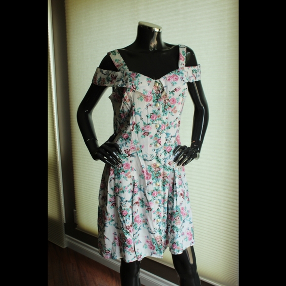 Vintage emblem floral dress - Picture 2 of 9